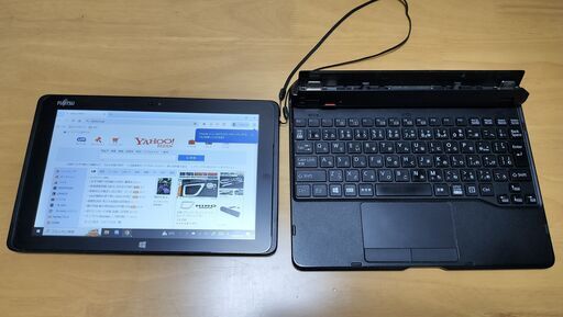 美品！　2in1 wimdowsタブレット　防水！　富士通　ARROWS Tab Q506/MB