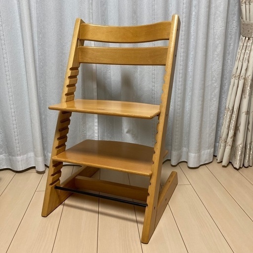 トリップトラップチェア
