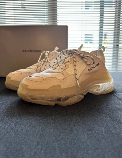 BALENCIAGA （バレンシアガ） TRIPLE S LOW TOP
