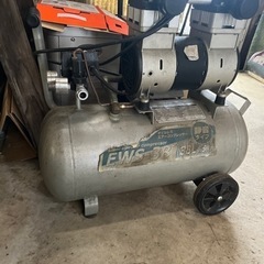 オイルレスエアーコンプレッサーの中古が安い！激安で譲ります・無料で  