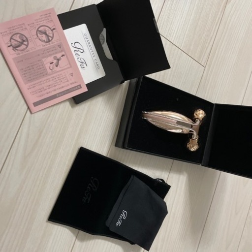 ReFa Crystal　リファクリスタル　美容ローラー　スワロフスキー ReFa 美顔ローラー ReFa crystal リファ クリスタル 美顔ローラー 限定