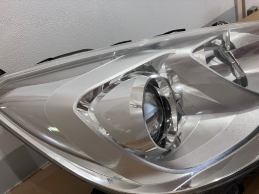 トヨタ アクア 中期 純正ヘッドライト左右セット NHP10 KOITO 52-291