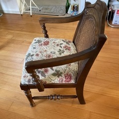 コスガ　肘付きダイニングチェア　4脚セット