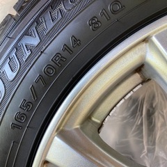 DUNLOPスタッドレスタイヤ　165/70R14 アルミホイル付き