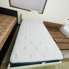 ダブルベットーマットレス付き🚛