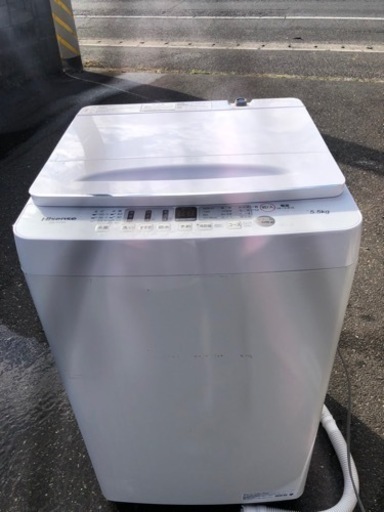 洗濯機2022年Hisense、12000円，5.5KG