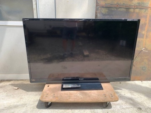 SHARP　液晶カラーテレビ　LC-60W7