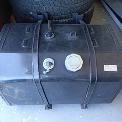 ISUZU 燃料タンク 300リッター
