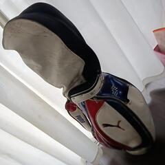 ゼクシオゴルフクラブセットとHONMA(⁠CB8001)パター。プーマゴルフバッグ付き。