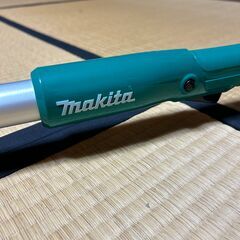 【新品】Makita(マキタ) 充電式 10.8V ポールバリカン MUN300LDZ 本体のみ（バッテリ、充電器別) ※飯田市近郊 直接引取り可能な方限定です。