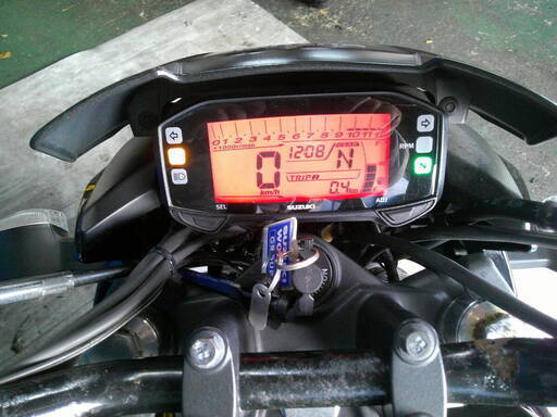 SUZUKI ジクサー150 黒/赤 自賠責保険で乗れます 半額配送キャンペーン