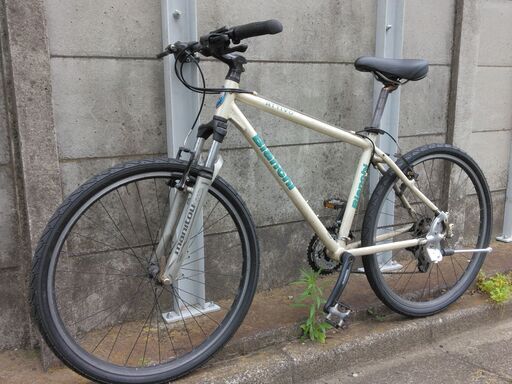 ビアンキ　ATTIVO　２６インチのMTB　前後タイヤ新品交換済みです。
