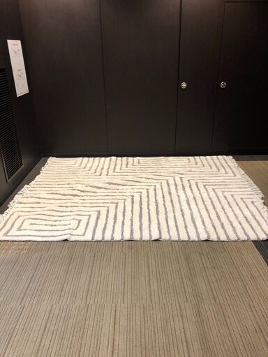▼値下げ▼【展示品・未使用品】ラグ シャギーラグ フリンジラグ 200×250cm 参考価格 25,990円自社配送時代引き可※現金、クレジット、スマホ決済対応※