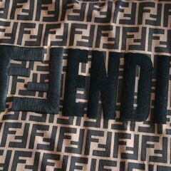 FENDI フェンディ 刺繍 ロゴ Tシャツ S