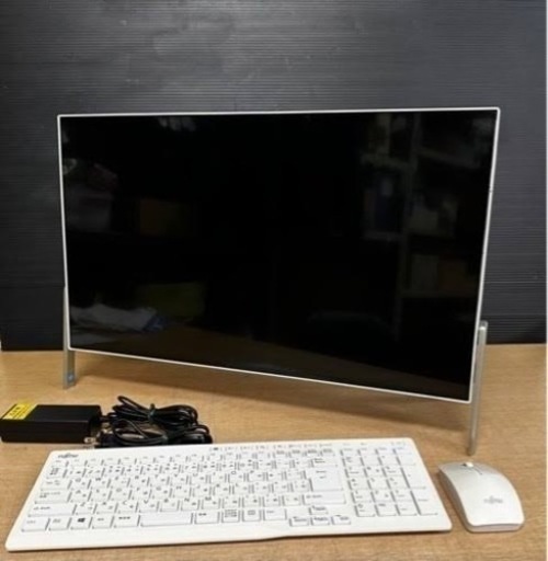 【受け渡し者決定】FUJITSU FMVF52B1W 一体型パソコン　美品