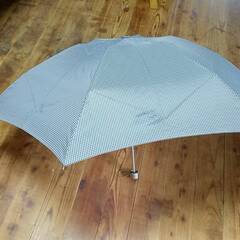 三段折りたたみ傘