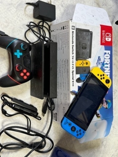 【美品】Nintendo Switch
