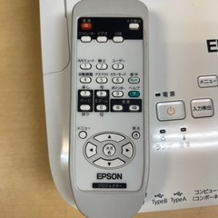 プロジェクター　EPSON EB-X8 付属品あり　80076