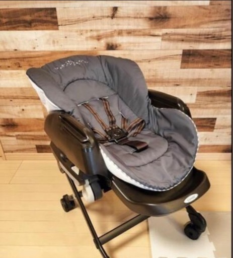 [引取1000円引]　combi ネムリラ AUTO SWING 電動ハイローチェア