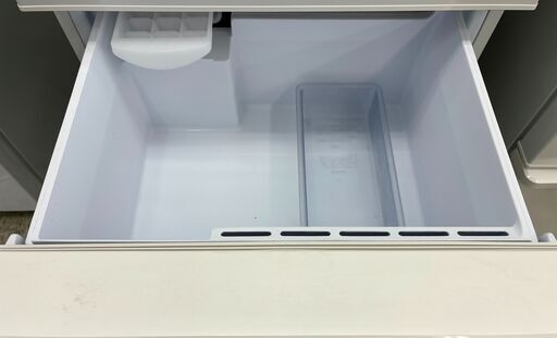 幅600mm 奥行き657mm 高さ1419mm AQUA/アクア3ドア冷蔵庫 AQR-27G(W) 中古