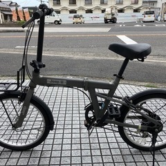 【折りたたみ自転車】JEEP製　20インチ　6段変速付　前後タイヤ、チェーン新品❗️フロントキャリア付　若林自転車　膳所店　SALE中❗️