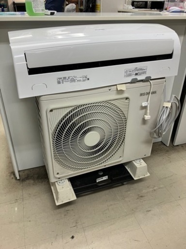 K2406-863 アイリスオーヤマ ルームエアコン IRR-2221C 2020年製 リモコンあり 6畳用 キズ・汚れあり　エアコンガス残量不明 ポンプダウン実施済 エアコンフィルター用掃除必要 取付工事はお客様で手配して下さい