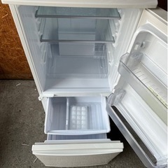 F2104 SHARP 2018年 137L