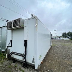 G6.シマ鋼鈑 横扉付 4トン冷蔵冷凍コンテナ 幅245cm長さ594cm高さ 
