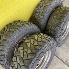 【取引完了】15インチタイヤホイールセット ジムニー ジープ ダッジ エコノライン等に　