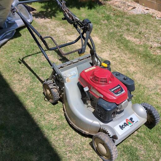 エンジン芝刈機