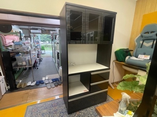 【リサイクルサービス八光】幅90㎝　入江木工　ペローナ90　エナメルブラック食器棚　2口コンセント付き