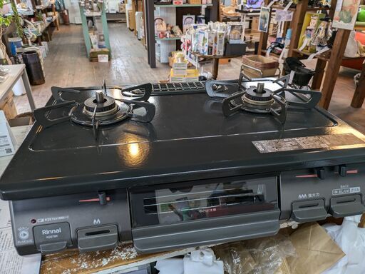 高年式2023年製　リンナイ　ガステーブル　LPガス用　KG67BKR　右高火力