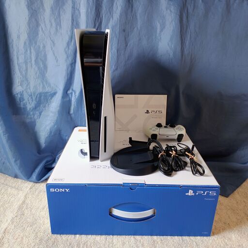 ＰＳ５本体　元箱他一式。初期化済み。