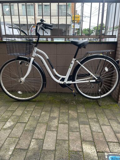 リサイクルショップどりーむ荒田店 No1314 自転車　２６インチ　ギア切り替え付き♪　LEDオートライト付き♪　人気の白♪