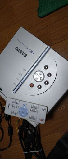 【急募】旧SANYO製LP-SW20プロジェクター（使用時間、約600時間位）を差し上げます