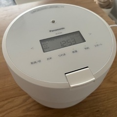 炊飯器5.5合　Panasonic SR-R10A
