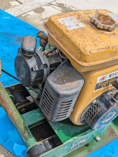 転圧機 プレートコンパクタ ナガオカ WUP-36 ロビンエンジン 駐車場や