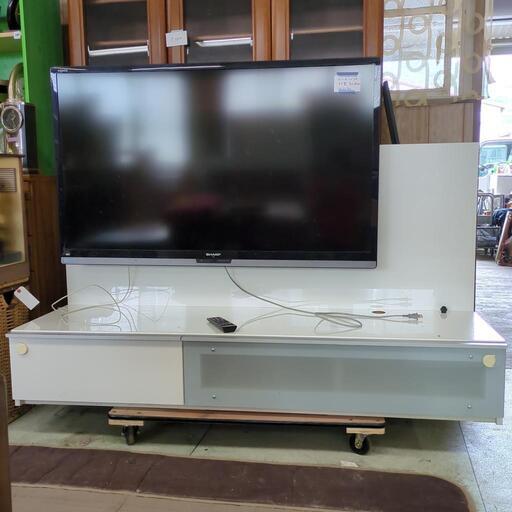 52型　ローボード付き　テレビ