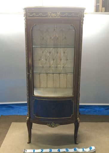 EA278)ショーケース アンティーク調 エジプト輸入品 幅：約69cm 高さ：約163cm 奥行：約40cm 中古品【取りに来られる方限定】