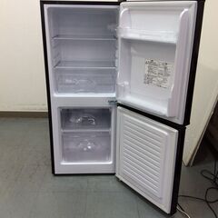 （8/29受渡済）JT9036【NITORI/ニトリ 2ドア冷蔵庫】2022年製 NTR-106BK 家電 キッチン 冷蔵冷凍庫 右開き 106L