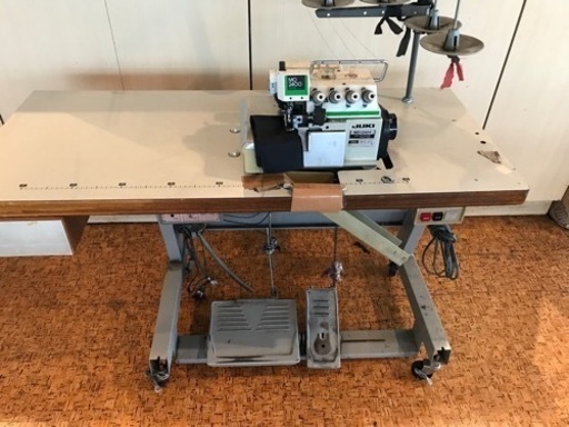 JUKI二本針オーバーロックミシン100V家電 生活家電 ミシン