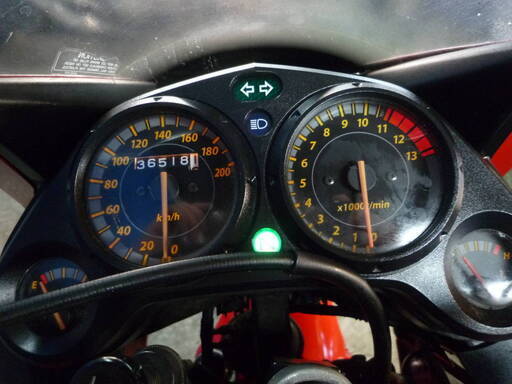 HONDA CBR125R 銀/赤 半額配送キャンペーン 自賠保険加入で乗れます