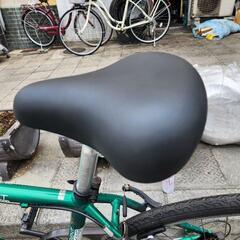 クロスバイク　6変速　サドル　新品  緑　配達可能