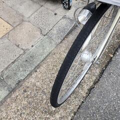 ママチャリ 27インチ 6変速 自動ライト カゴ 付き 白 配達可能