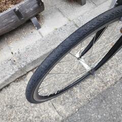 クロスバイク　７００ｘ２８ｃ　６変速　サドル　新品　黒　配達可能