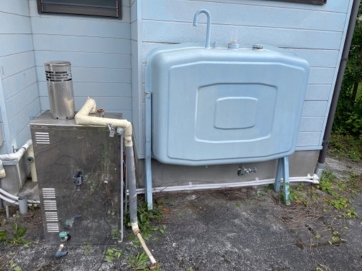 富山市水橋より、ノーリツ、2015年12月製、灯油給湯器、灯油タンクセット
