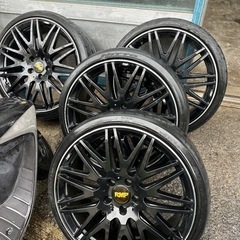値下げです‼️20インチホイール車のパーツ タイヤ、ホイール