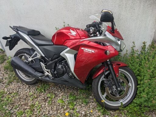ホンダ　CBR250R　ヘルメット付き