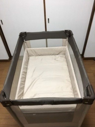 アップリカ ココネル ベビーベッド ココア