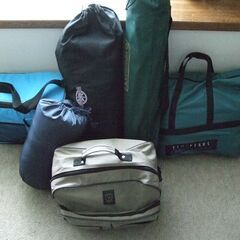 [お取引終了]<=＝キャンプ用品　一式まとめて　：テントQuest CANADA製　3人用、寝袋Ten－Peaks、デイキャンプチェア、キャンプ用バーナー、未使用調理品セット、ほか